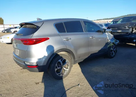 2020 Kia Sportage Lx z USA, uszkodzony, nr VIN KNDPMCAC3L7637621